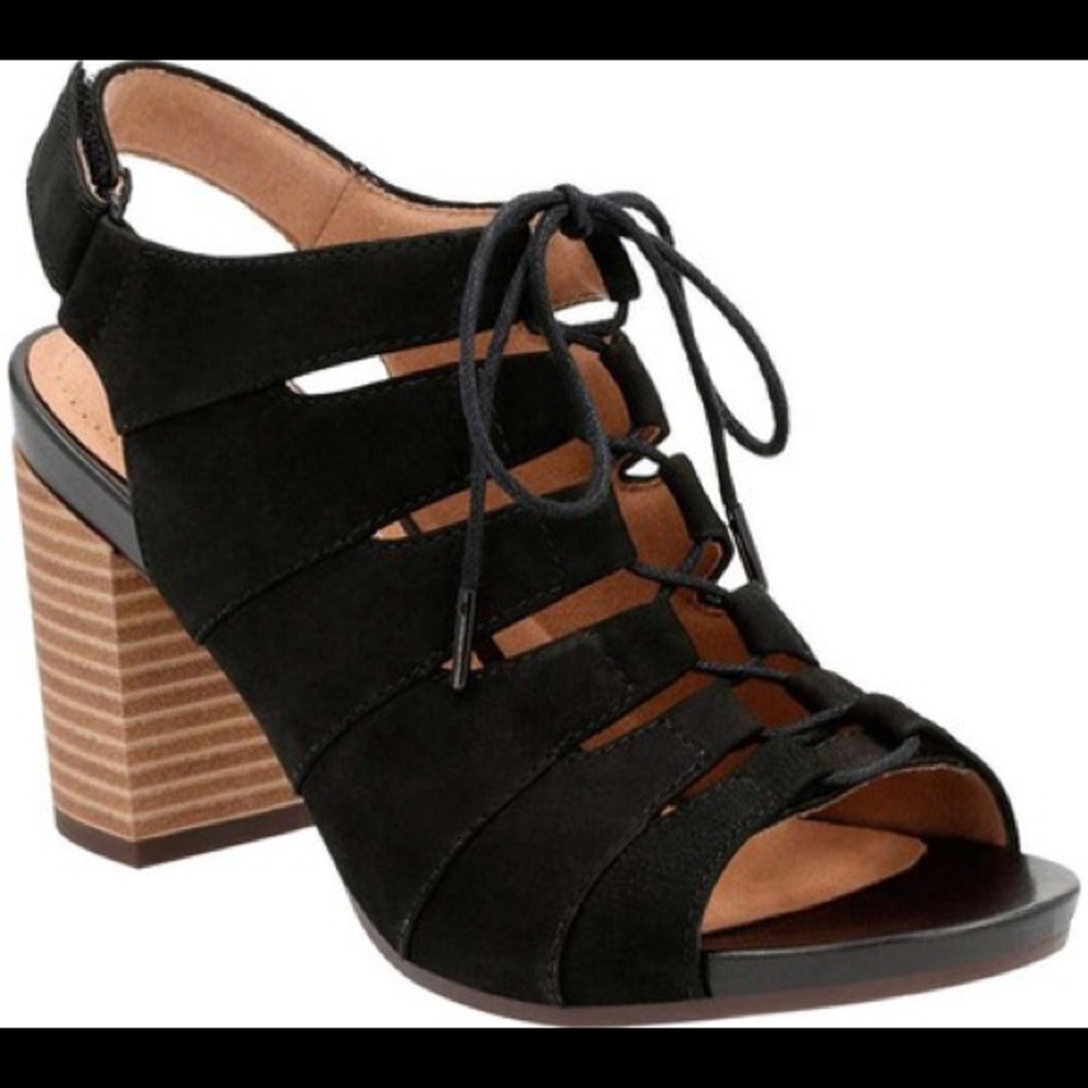 NWT Clark’s Banoy Waneta Lace Up Sandals in Black
